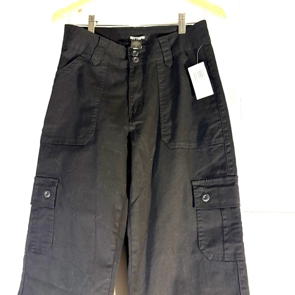 Hot Topic Pants - Women’s Hot Topic Black Cargo Pants, Sz 28 waist, wide leg style, NWT.